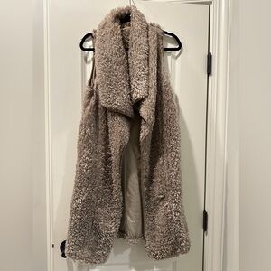 Alter’d State Small Taupe Faux Fur Vest with Pockets